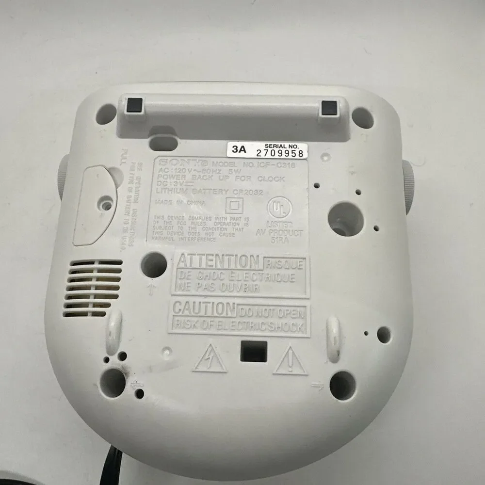 Sony Dream Machine ICF-C318 Auto Setting AM/FM Dual White Clock Radio.